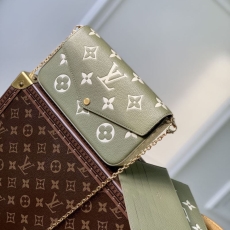 LV Purse